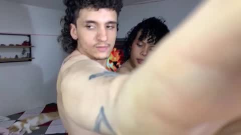 Snapshot of theking11220 chatting on December 16, 5:12 am theking11220 online show from December 16, 5:12 am