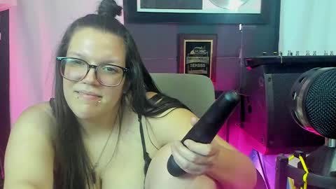 Snapshot of thekinkhouse chatting on February 9, 2:49 am Goddess Nola online show from February 9, 2:49 am