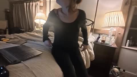 theladyduchess online show from March 6, 1:46 am