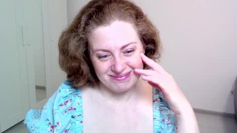 Ella online show from February 27, 5:02 am