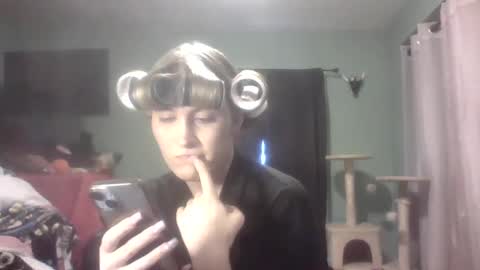 Snapshot of thelittlebambii chatting on December 5, 8:00 pm Little Bambii online show from December 5, 8:00 pm