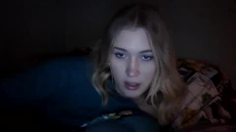 Snapshot of thelittlebambii chatting on January 9, 11:56 pm Little Bambii online show from January 9, 11:56 pm