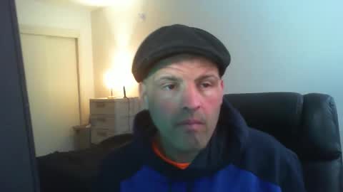 theman18951pa online show from December 24, 8:16 pm