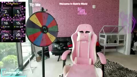 Snapshot of themanseater chatting on June 11, 3:32 pm Themaneater online show from June 11, 3:32 pm