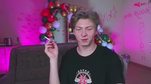 Snapshot of themikesever chatting on December 26, 10:31 pm Sever online show from December 26, 10:31 pm