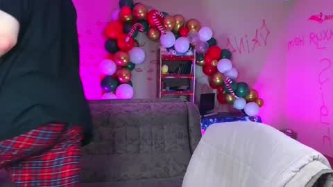 Snapshot of themikesever chatting on December 27, 6:10 pm Sever online show from December 27, 6:10 pm