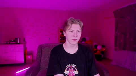 Snapshot of themikesever chatting on January 16, 9:19 pm Sever online show from January 16, 9:19 pm