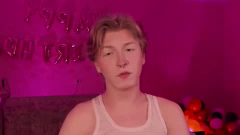 Snapshot of themikesever chatting on February 20, 9:53 pm Sever online show from February 20, 9:53 pm