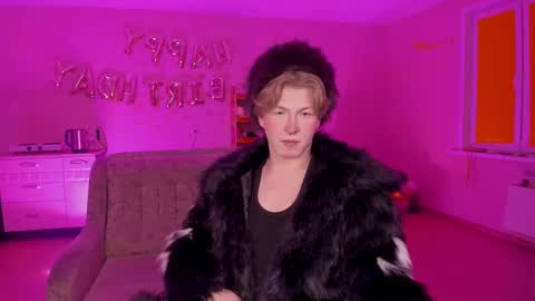 Snapshot of themikesever chatting on February 22, 8:31 pm Sever online show from February 22, 8:31 pm