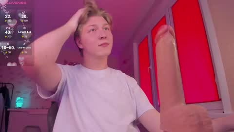 Snapshot of themikesever chatting on September 12, 3:50 am Sever online show from September 12, 3:50 am