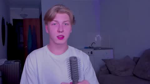 Snapshot of themikesever chatting on November 17, 5:19 pm Sever online show from November 17, 5:19 pm