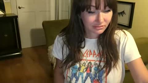 Cach Nelson online show from November 14, 8:46 am