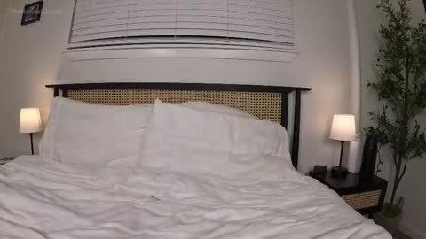 naturallovers online show from January 12, 3:23 am