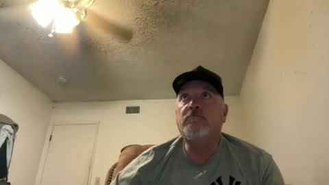 Snapshot of thenewganon chatting on June 21, 3:42 am thenewganon online show from June 21, 3:42 am