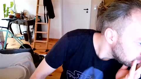 Snapshot of thenudedude420 chatting on April 3, 1:42 pm thenudedude420 online show from April 3, 1:42 pm