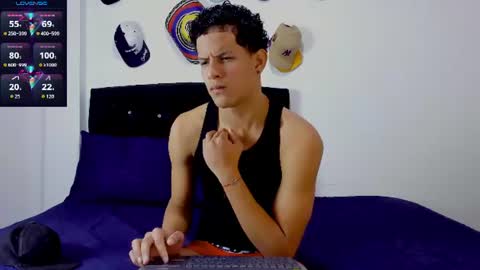 Snapshot of theo_bigcock_ chatting on July 6, 6:43 pm Theo online show from July 6, 6:43 pm