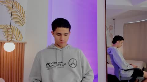  THEO- MATEO  online show from December 20, 1:22 pm