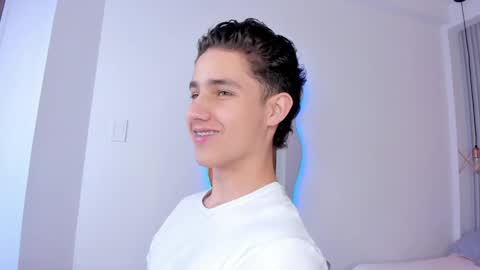  THEO- MATEO  online show from January 5, 4:38 pm