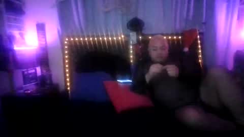 theone4209 online show from December 16, 10:09 am