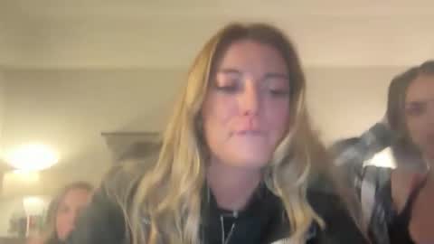 Ava online show from September 19, 5:42 am