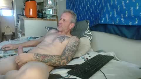 Snapshot of theoneyouwant2fuck chatting on January 18, 6:10 pm theoneyouwanttwofuck online show from January 18, 6:10 pm