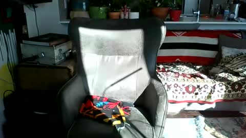 Snapshot of theoutfitter chatting on February 11, 7:48 pm MISTERPOWERS online show from February 11, 7:48 pm