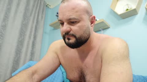 Snapshot of thephenomone chatting on January 27, 3:58 am Chris online show from January 27, 3:58 am