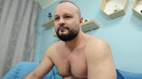 Snapshot of thephenomone chatting on February 13, 5:26 am Chris online show from February 13, 5:26 am