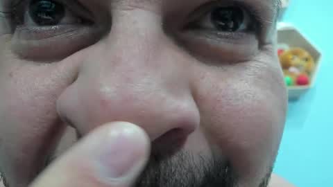 Snapshot of thephenomone chatting on February 15, 7:06 am Chris online show from February 15, 7:06 am