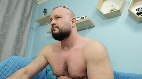 Snapshot of thephenomone chatting on February 17, 6:59 pm Chris online show from February 17, 6:59 pm