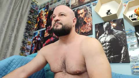 Snapshot of thephenomone chatting on October 3, 4:20 am Chris online show from October 3, 4:20 am