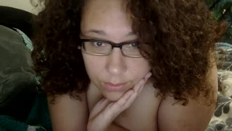 Snapshot of theplayfulbbw chatting on May 17, 12:19 am Amelia online show from May 17, 12:19 am