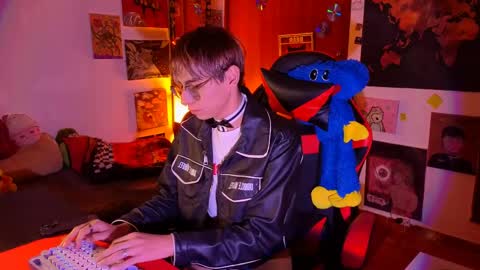 Matt independent model  online show from April 12, 8:03 pm