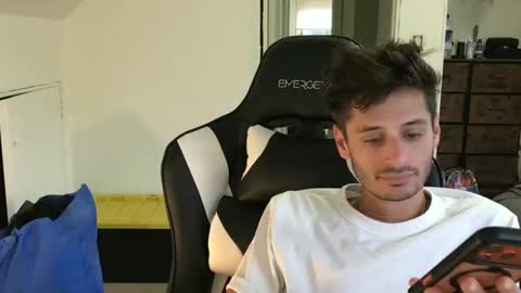 Snapshot of therealdylansdick chatting on October 23, 8:40 pm therealdylansdick online show from October 23, 8:40 pm