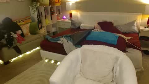 Snapshot of therealmadameceleste chatting on February 12, 2:39 am Madame Celeste online show from February 12, 2:39 am