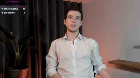 Snapshot of therealmartincox chatting on December 20, 12:30 am 4th online show from December 20, 12:30 am