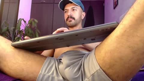 Snapshot of therealsoleil chatting on January 19, 4:22 am therealsoleil online show from January 19, 4:22 am