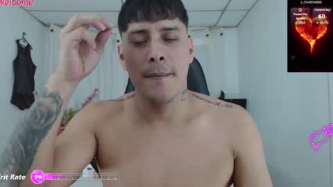 Snapshot of therockalejandro chatting on December 20, 9:22 pm therockalejandro online show from December 20, 9:22 pm