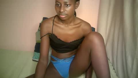 Snapshot of therry_heart chatting on September 25, 2:26 am hearty online show from September 25, 2:26 am