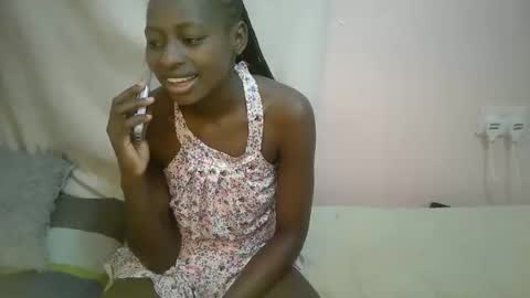 Snapshot of therry_heart chatting on October 5, 7:01 pm hearty online show from October 5, 7:01 pm