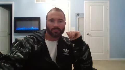 Snapshot of thesexorcist1984 chatting on January 18, 4:15 am James online show from January 18, 4:15 am