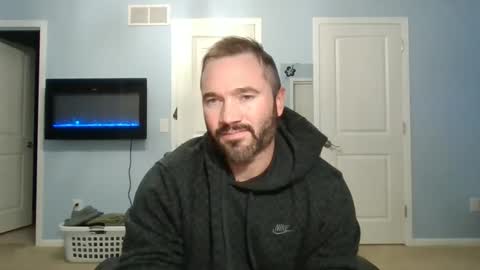 Snapshot of thesexorcist1984 chatting on March 6, 2:41 am James online show from March 6, 2:41 am