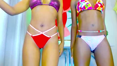 Snapshot of thesexy_kittydoll chatting on October 26, 8:48 pm thesexy_kittydoll online show from October 26, 8:48 pm