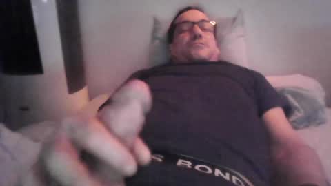 Snapshot of thestardad chatting on August 7, 3:03 pm thestardad online show from August 7, 3:03 pm