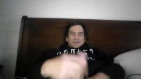 Snapshot of thestardad394997 chatting on April 16, 9:39 pm thestardad394997 online show from April 16, 9:39 pm