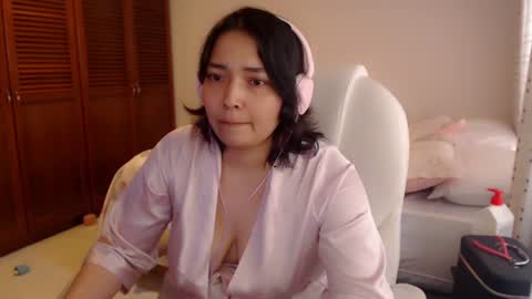Snapshot of thetalkingbutt chatting on June 20, 5:27 pm Mai online show from June 20, 5:27 pm