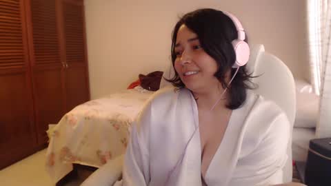 Snapshot of thetalkingbutt chatting on July 10, 2:52 pm Mai online show from July 10, 2:52 pm