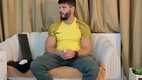 Snapshot of thetop200 chatting on November 6, 6:31 pm TheTop online show from November 6, 6:31 pm