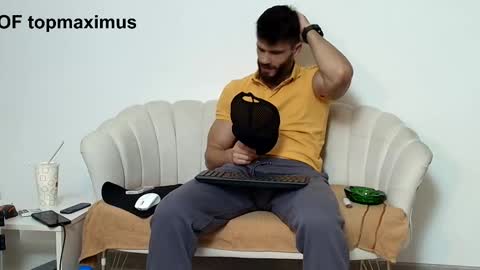 Snapshot of thetop200 chatting on November 20, 6:18 pm TheTop online show from November 20, 6:18 pm