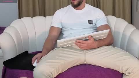 Snapshot of thetopalex chatting on September 16, 2:34 am TheTopAlex online show from September 16, 2:34 am